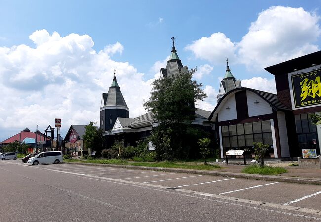 ホテル・レストランからコインランドリーまで何でもある広い道の駅