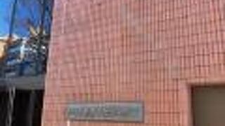 ロビーには江戸時代の行列を模した素敵な掛物があります