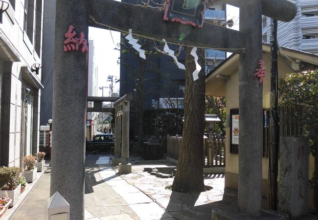 厳島神社 (抜弁天)