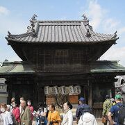 厳島神社を出ると目の前に現れる大願寺