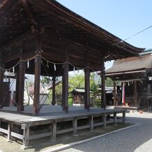 両社神社の本殿は江戸時代初期に再建されました。