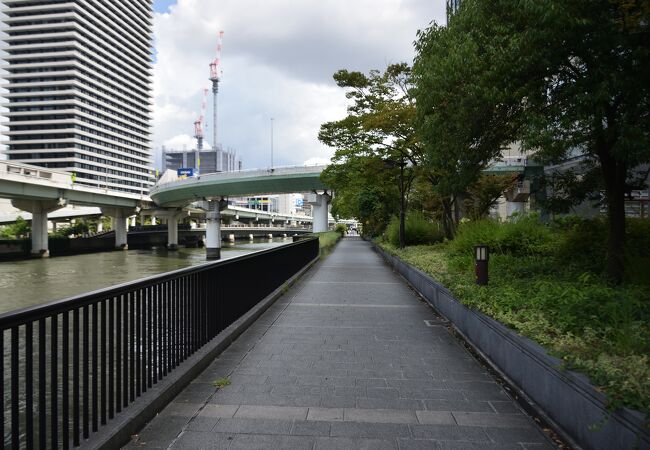 堂島川沿いにある遊歩道