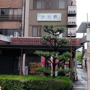 駅直近で、ひこね丼