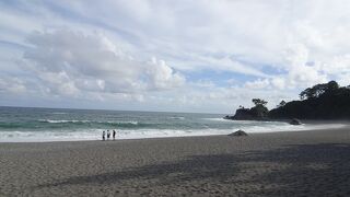 坂本龍馬の像がある浜