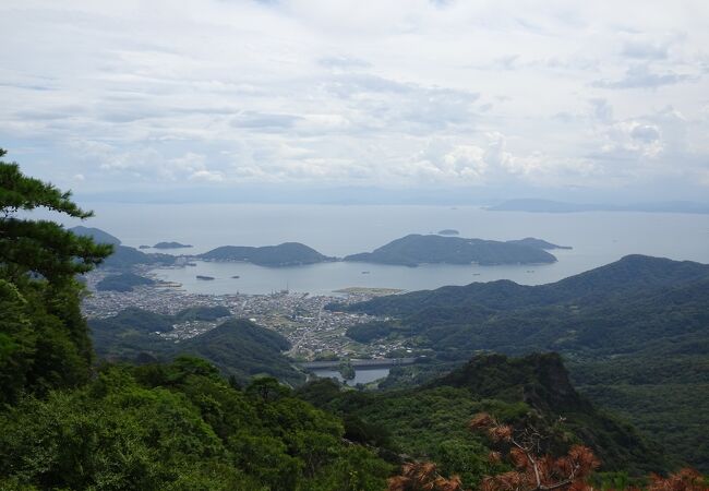 海と山を楽しめる展望台