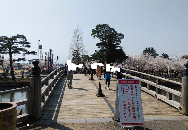 高田城二の丸と本丸を結ぶ橋