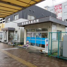 堅田駅から見る堅田観光案内所