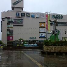 ＪＲ津田沼駅北口の目の前にありました。