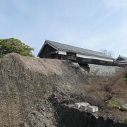 地震の爪痕が残る日本三名城