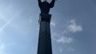 聖ソフィア像（Sofia Monument Статуя София）