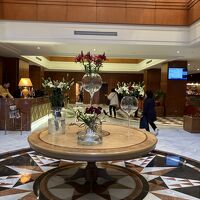 フロントはスマート、換金もしてくれる