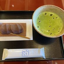 赤福餅とお抹茶(夏:氷あり)