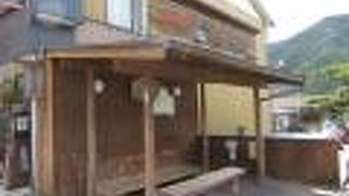 下呂温泉の温泉街真ん中の足湯