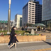 萬年橋沿いの公園