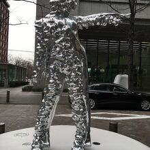 名和晃平「Trans-DoubleYana(Mirror)」