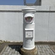 登れる灯台１６基の一つで、近くにおしゃれなショッピング施設あり