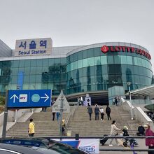 きれいな駅です。