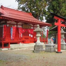 ほかには、福徳稲荷神社などの小さな神社が多数あったり…、