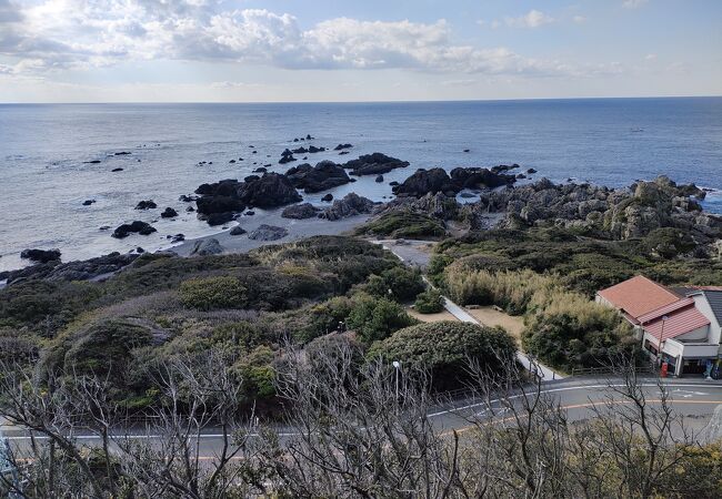 是非ここから岬と海を見ることをお薦めします