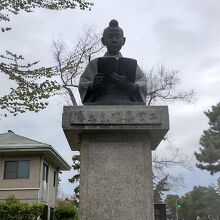 本といえば二宮氏。