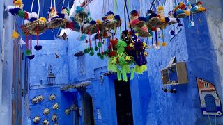 アラビックとスペインの雰囲気を味わえる青の街！