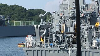 アメリカ海軍の巨大原子力空母なども見ることができます