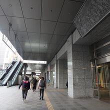 博多駅を出て博多バスターミナルを目指す