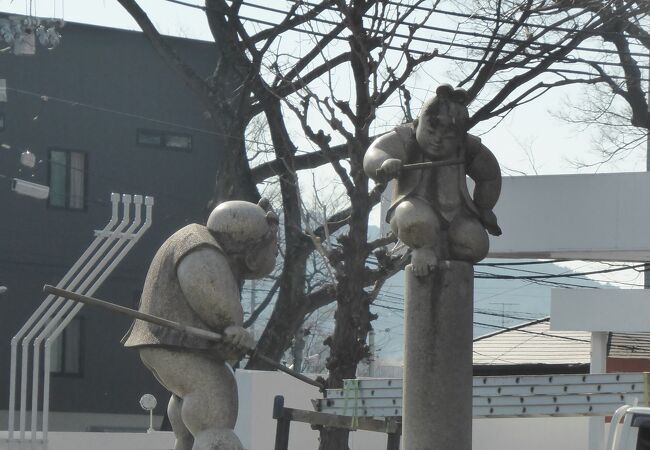 牛若丸と弁慶の像