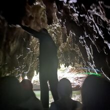 洞窟の中は撮影禁止です