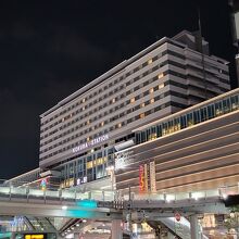 小倉駅と一体となったホテルです