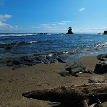 雲に包まれて山頂しか見えなくて残念だった