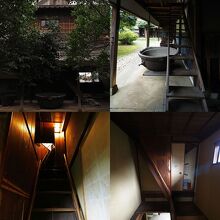 最上階の望楼へ上るには1人幅しかない急階段を進む