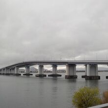 びわこ大橋米プラザから見た琵琶湖大橋