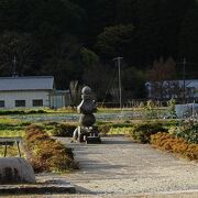 西門側から入ったら気付かないかも：蘇我入鹿首塚