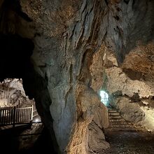 鍾乳洞の内部