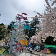 函館公園の中にあるレトロな遊園地