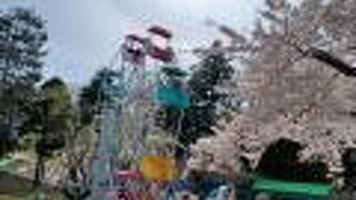 函館公園の中にあるレトロな遊園地