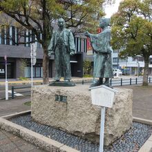 JR長浜駅前にある秀吉と三成の出会い像