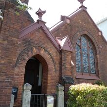 およそ100年前の建物。
