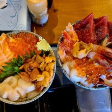 四色丼と海鮮丼