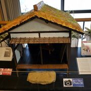 周囲にも芭蕉庵史跡展望庭園、芭蕉稲荷神社と見どころも多い