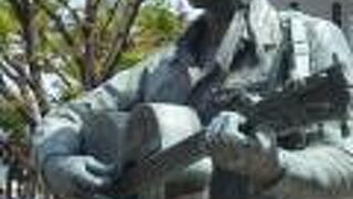 なんでこんなところに，こんなもんが，あるのだろうか。