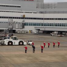 出発時グラハンさんがお見送り