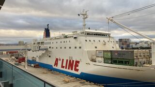 鹿児島と那覇を奄美経由で結ぶ