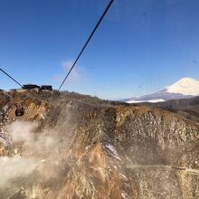 大涌谷と富士山です。