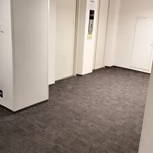 今回はエレベーター前の部屋でした。騒音は気にならず