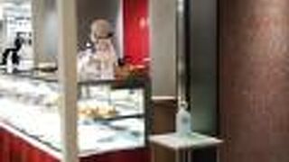 お土産もお弁当もお惣菜もカフェも