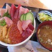 船主さん直営のお店で、マグロ主体の海鮮丼が食べたい方にお勧め