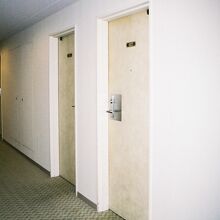 ホテル広島ガーデンパレス、827号室客室。
