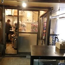 天ぷら天すけの店内